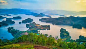 6-Days-Queen-Elizabeth-Bwindi-Lake-Bunyonyi-Adventure