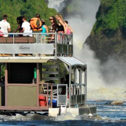 Boat-Cruise-